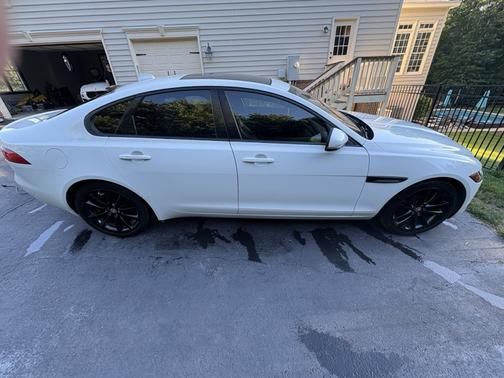 White 2016 Jaguar XF 35t Prestige