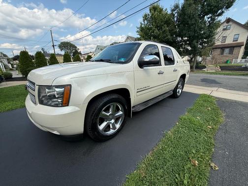 White 2013 Chevrolet Avalanche LTZ