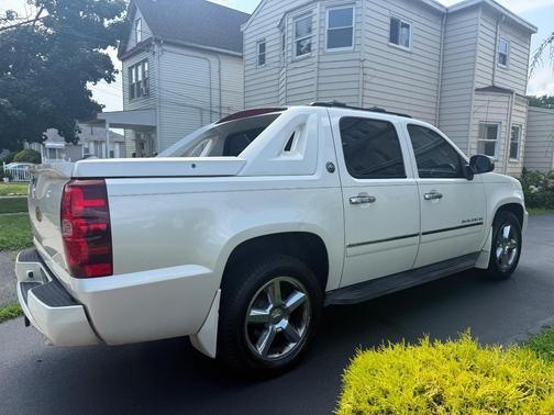 White 2013 Chevrolet Avalanche LTZ