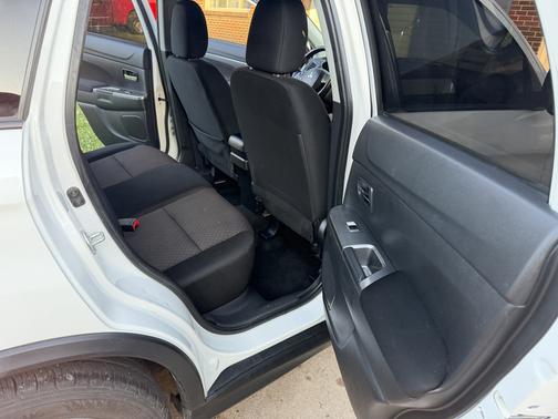 White 2019 Mitsubishi Outlander Sport 2.0 SE