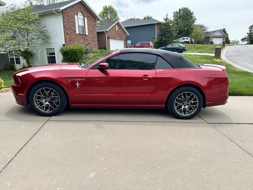 2013 Ford Mustang V6 Premium