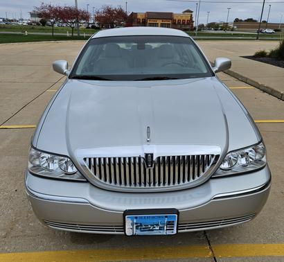 2003 Lincoln Town Car Signature