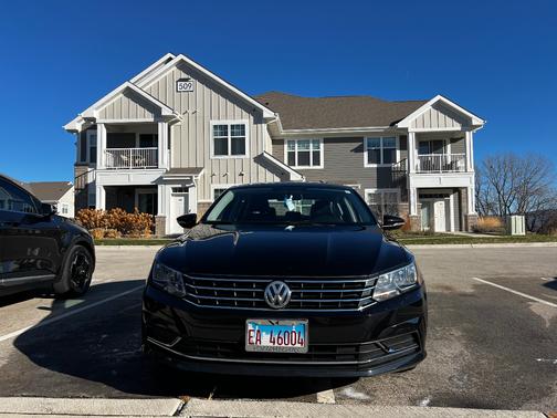 2017 Volkswagen Passat 1.8T SE