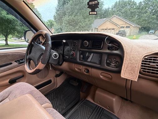 Brown 1998 Dodge Ram 1500 Quad Cab