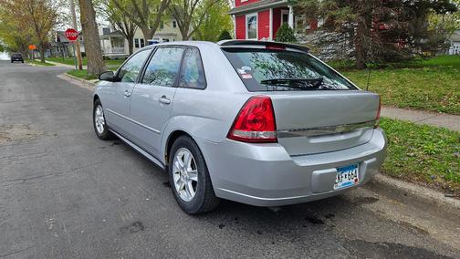 Silver 2005 Chevrolet Malibu Maxx LS
