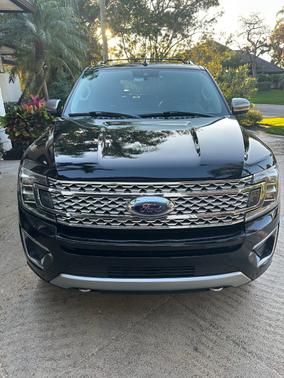 Black 2019 Ford Expedition Platinum