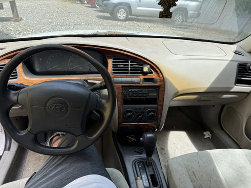 White 2003 Hyundai ELANTRA GLS