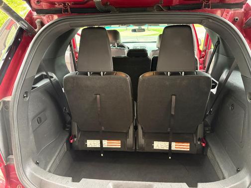 Red 2013 Ford Explorer XLT