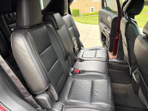 Red 2013 Ford Explorer XLT