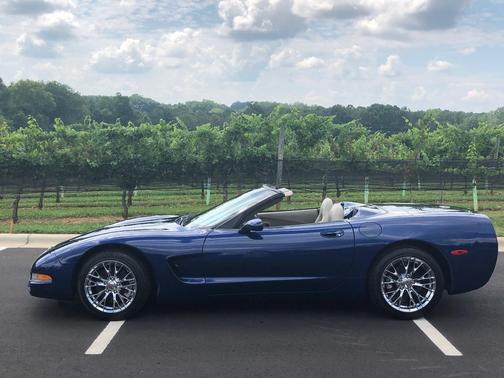 Blue 2004 Chevrolet Corvette Base