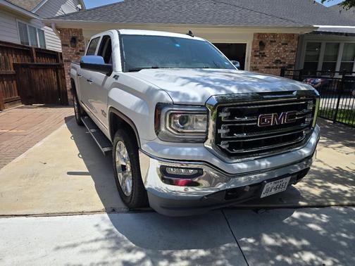 White 2017 GMC Sierra 1500 SLT