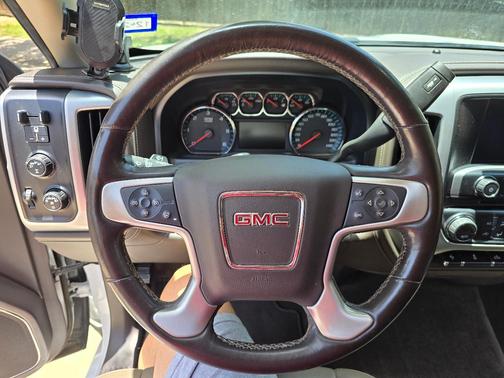 White 2017 GMC Sierra 1500 SLT