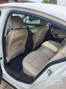 2012 Buick Regal Premium 1