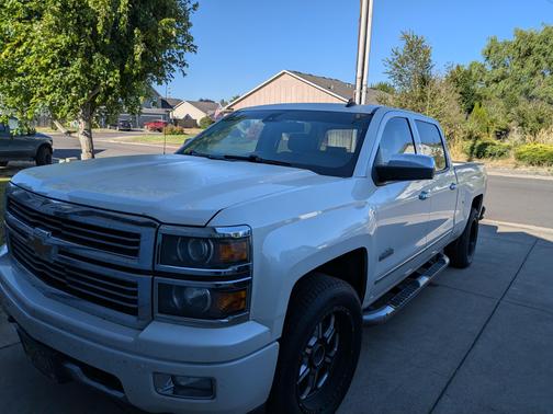 White 2014 Chevrolet Silverado 1500 High Country