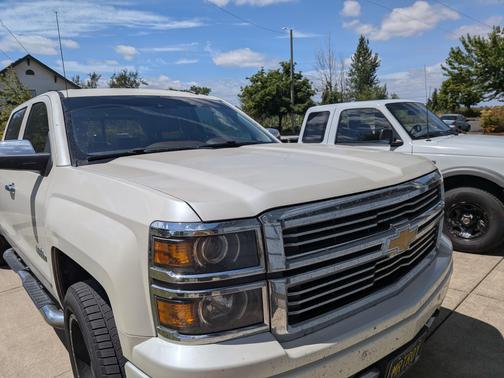 White 2014 Chevrolet Silverado 1500 High Country