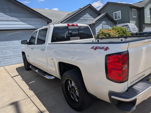 White 2014 Chevrolet Silverado 1500 High Country