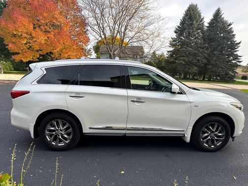 White 2015 INFINITI QX60 Base