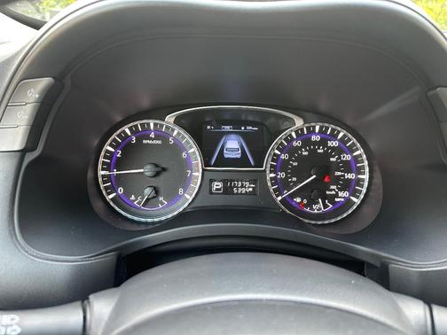 White 2015 INFINITI QX60 Base