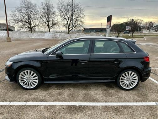 2017 Audi A3 e-tron 1.4T Premium
