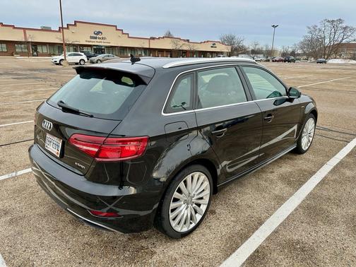 2017 Audi A3 e-tron 1.4T Premium