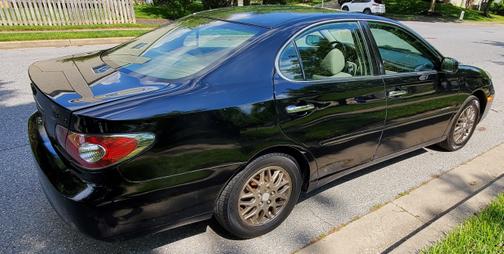 Black 2004 Lexus ES 330 Base
