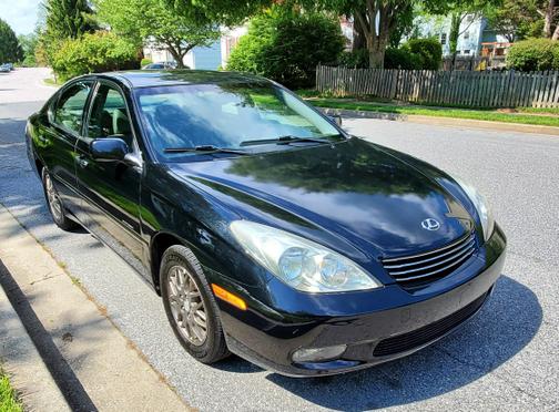 Black 2004 Lexus ES 330 Base