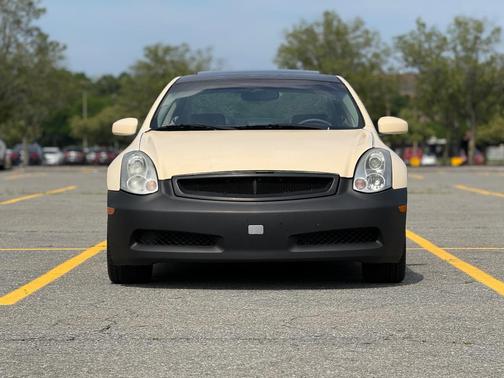 Beige 2004 INFINITI G35 Base