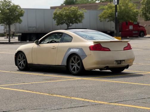 Beige 2004 INFINITI G35 Base