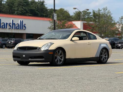 Beige 2004 INFINITI G35 Base