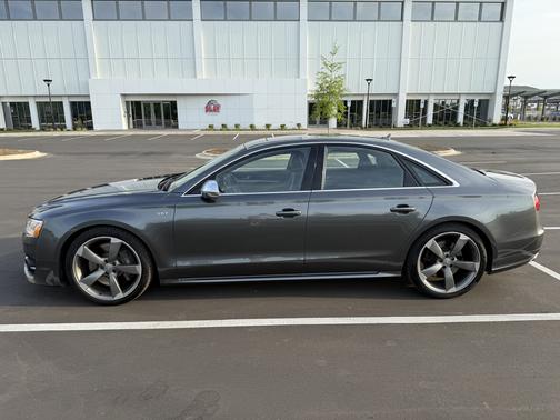 Gray 2015 Audi S8 4.0T