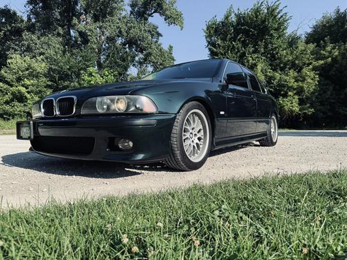 Green 2002 BMW 530 i