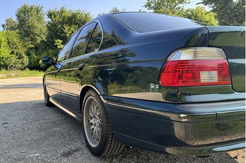Green 2002 BMW 530 i