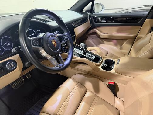 White 2019 Porsche Cayenne Cayenne S