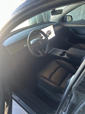 2024 Tesla Model Y RWD