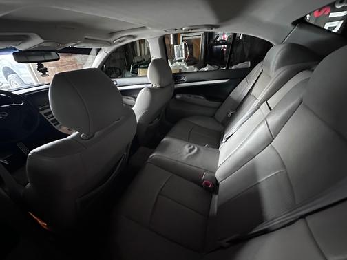 2009 INFINITI G37 x