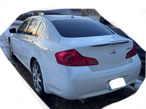 2009 INFINITI G37 x