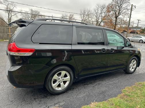 2013 Toyota Sienna LE