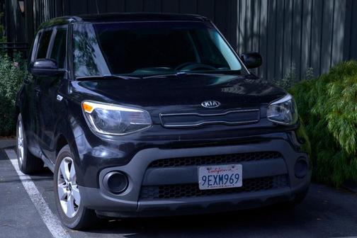 Black 2019 Kia Soul Base