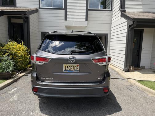 Gray 2016 Toyota Highlander XLE