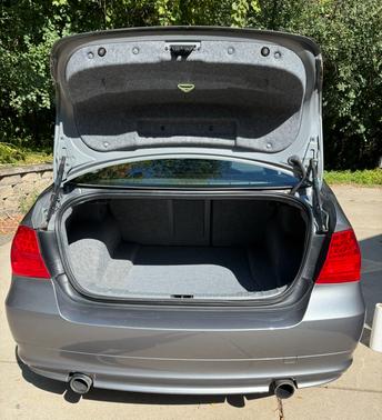 Gray 2010 BMW 335 i xDrive