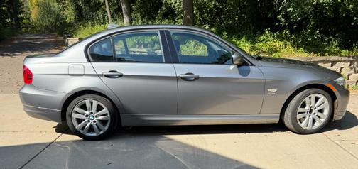 Gray 2010 BMW 335 i xDrive