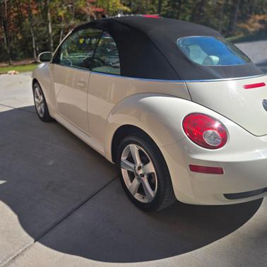 White 2007 Volkswagen New Beetle Triple White