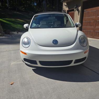 White 2007 Volkswagen New Beetle Triple White