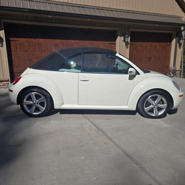 White 2007 Volkswagen New Beetle Triple White