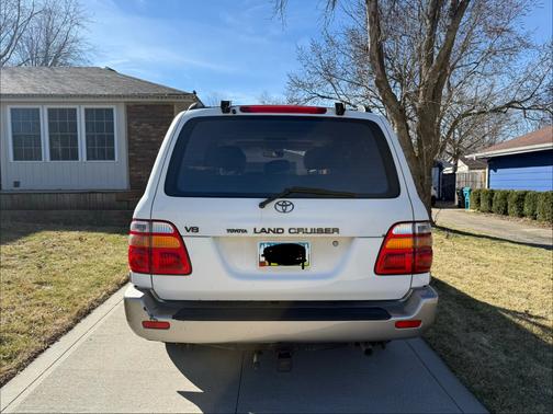 White 2001 Toyota Land Cruiser Base