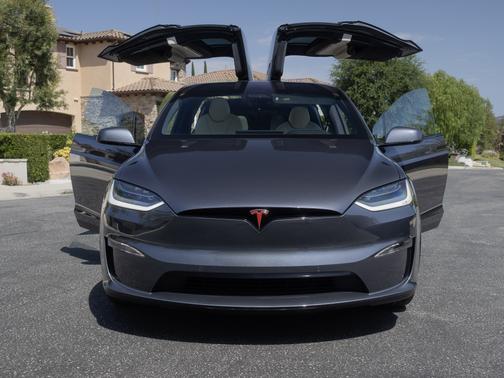 2022 Tesla Model X Plaid