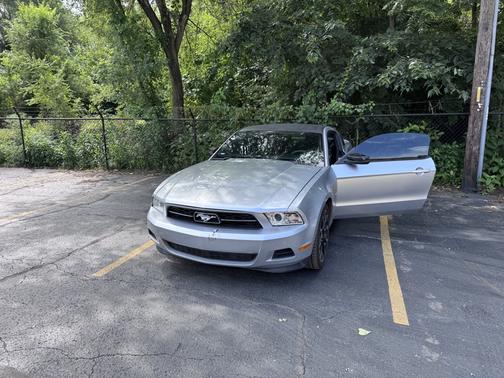 2012 Ford Mustang V6 Premium
