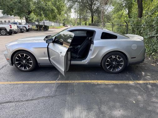 2012 Ford Mustang V6 Premium
