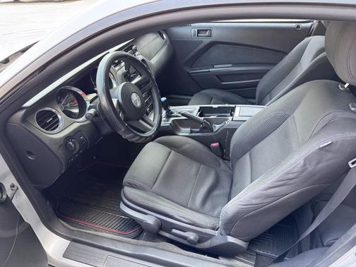 2012 Ford Mustang V6 Premium