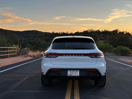 2023 Porsche Macan Macan